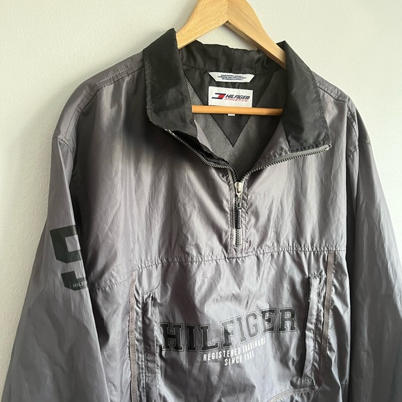 Tommy Hilfiger Pullover / Large / Windbreaker - Picture 3 of 8